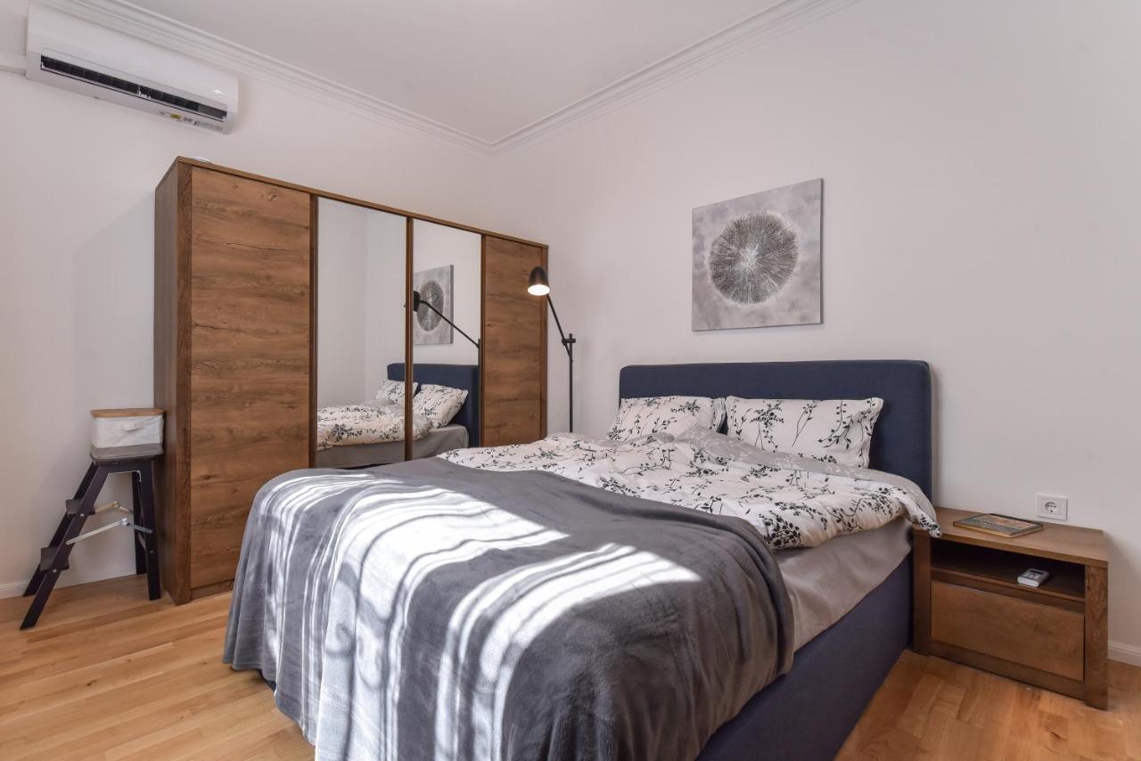 Cosy & Renovated 2Bd Flat Near Vitoshka By Flat Mаnager Apartment Sofia Bagian luar foto