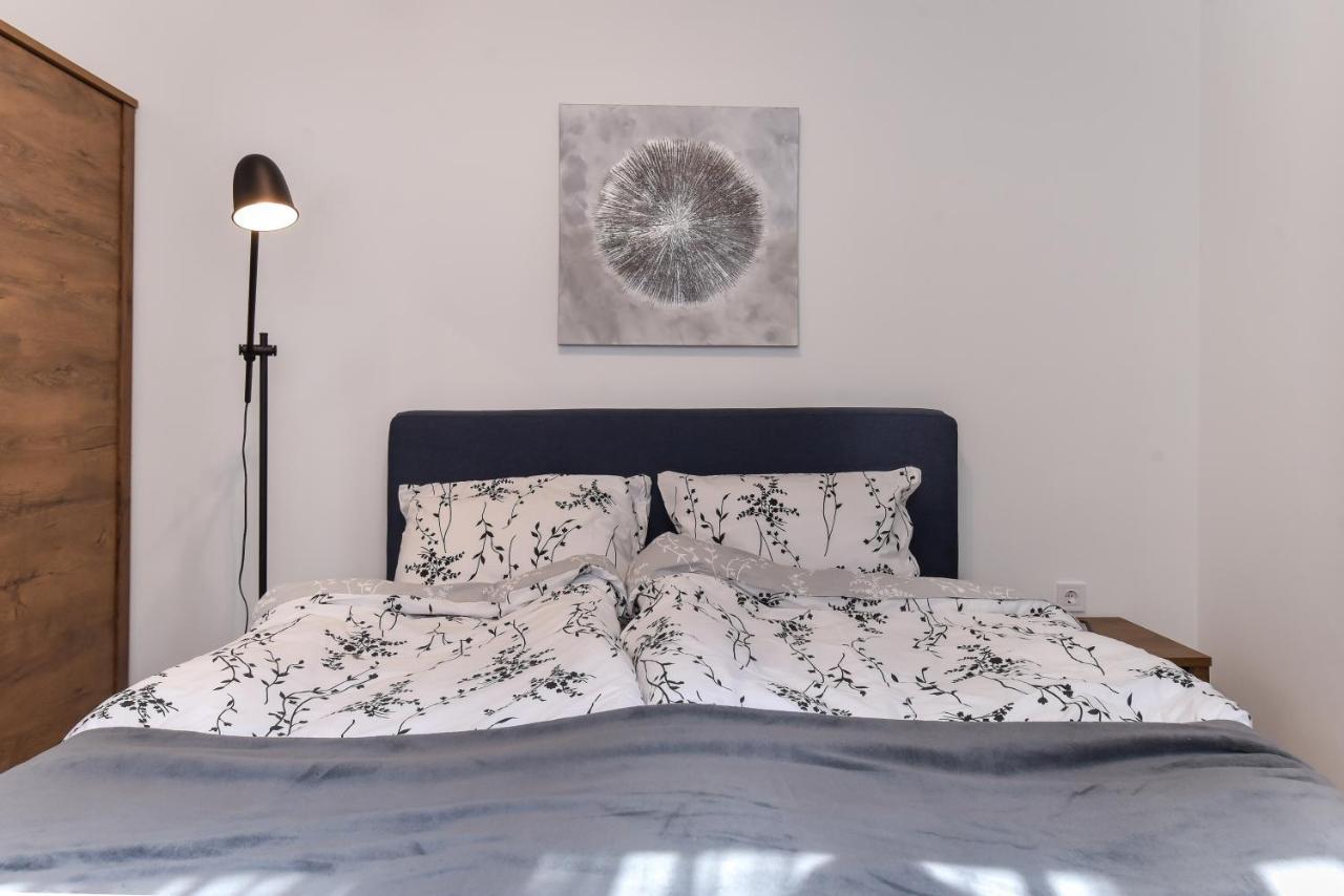 Cosy & Renovated 2Bd Flat Near Vitoshka By Flat Mаnager Apartment Sofia Bagian luar foto