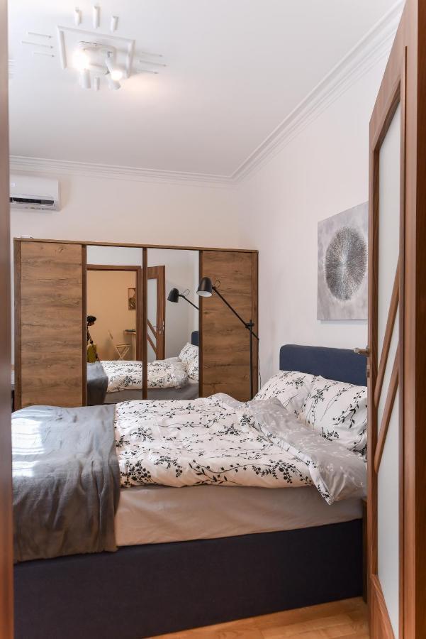 Cosy & Renovated 2Bd Flat Near Vitoshka By Flat Mаnager Apartment Sofia Bagian luar foto