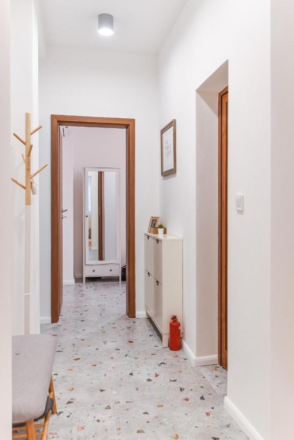 Cosy & Renovated 2Bd Flat Near Vitoshka By Flat Mаnager Apartment Sofia Bagian luar foto